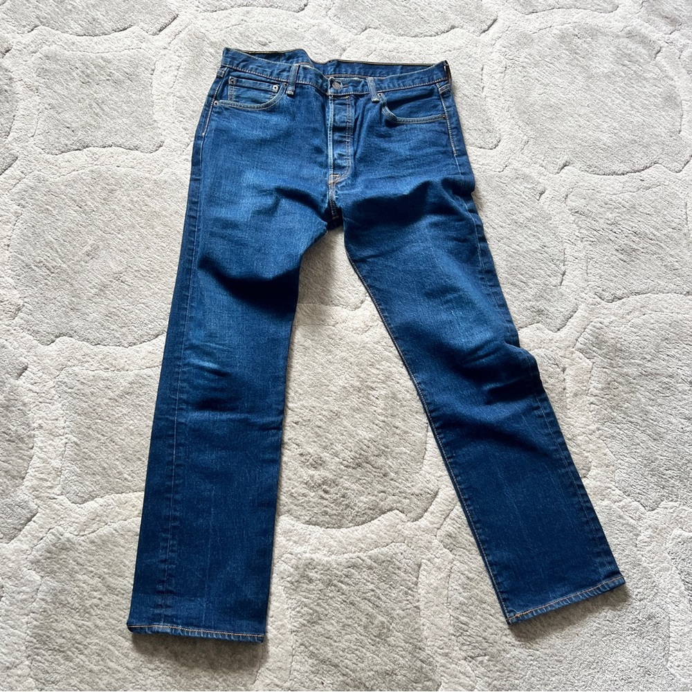 Blue Men’s Levi jeans